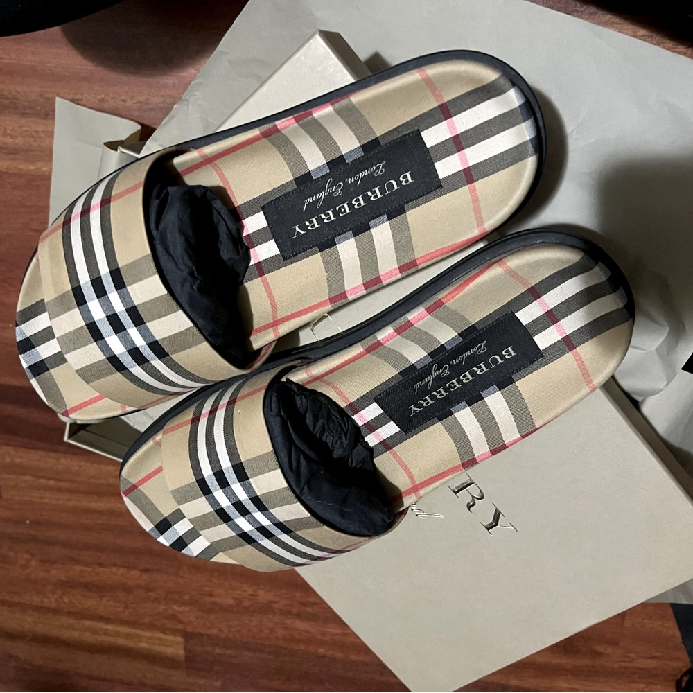 Burberry sandals